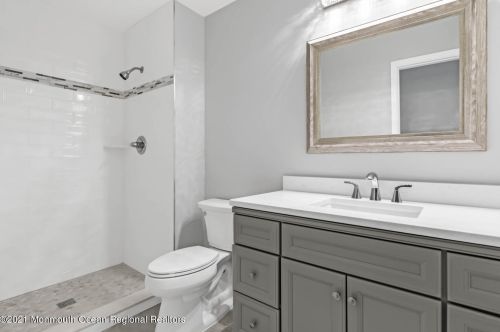 52 Redwood Dr, Tinton Falls NJ 07712-8702 exterior