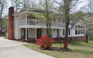 405 Wesley Cir, Toccoa, GA 30577-8623