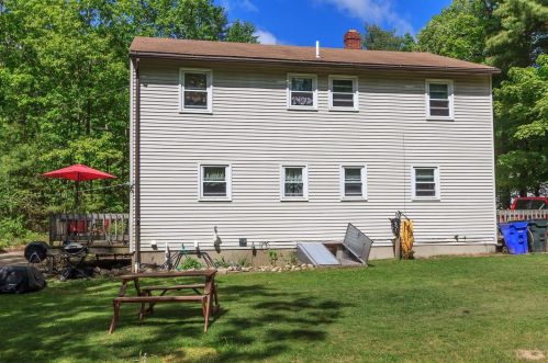 496 Dunbarton Rd, Goffstown, NH 03045-2817