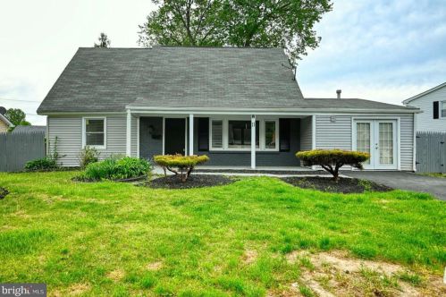 11 New Coach Pl, Willingboro, NJ 08046-1939