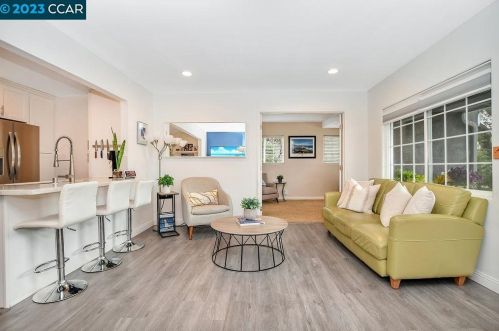 2735 Sinclair Ave, Concord CA  94519-2619 exterior