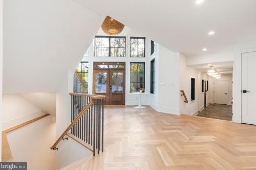 603 Gravers Ln, Philadelphia PA 19118-2806 exterior