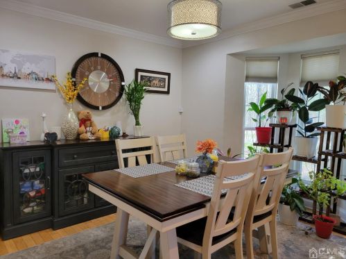 201 Waldorf Dr, Princeton NJ  08540-9005 exterior