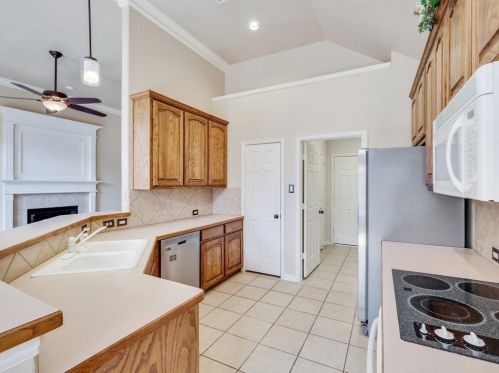 1600 Mdw Ave, Argyle TX 76226-6628 exterior