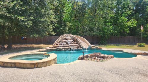 11945 Silver Leaf Ln, Conroe, TX 77385-2740