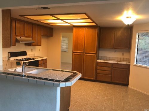 313 Portsmouth Ave, Vacaville, CA 95687-4114