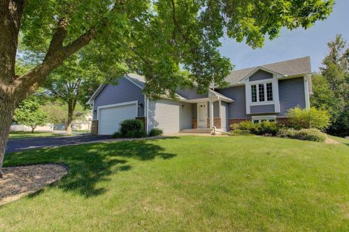 9056 Glacier Rd, Saint Paul, MN 55125-3465