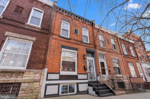 2942 Girard Ave, Philadelphia PA  19130-1120 exterior