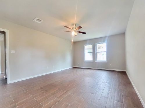 110 Hays Forest Cv, Webberville TX  78621-5823 exterior