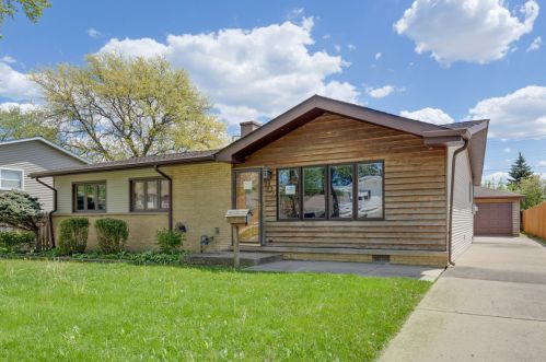 905 Ironwood Dr, Mount Prospect, IL 60056-1359