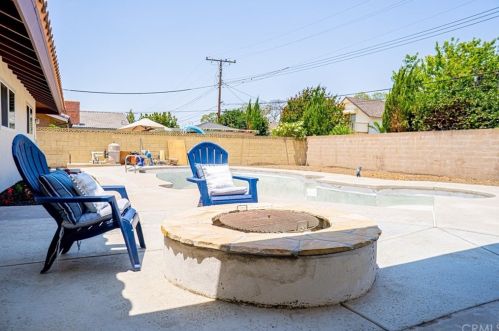 1237 Eisner Pl, Anaheim CA  92801-4704 exterior