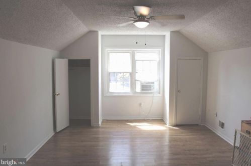 5076 Queens Wood Dr, Springfield VA  22015-1530 exterior