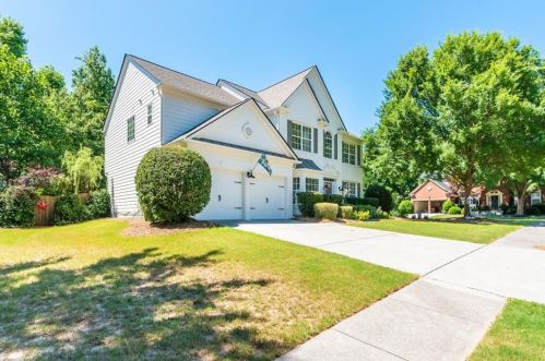 700 Waveland Dr, Holly Springs, GA 30189-4220