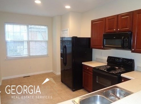 2141 Meadow Peak Rd, Duluth GA  30097-4377 exterior