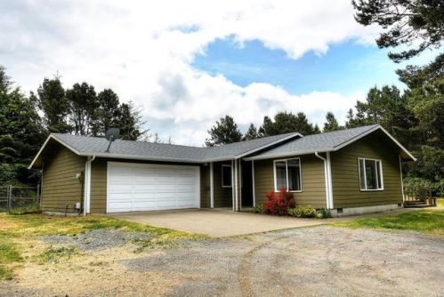 3785 Dahlia St, Waldport OR  exterior
