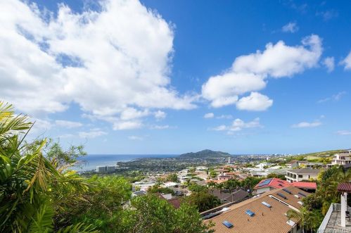1596 Ihiloa Loop, Honolulu HI  96821-1365 exterior