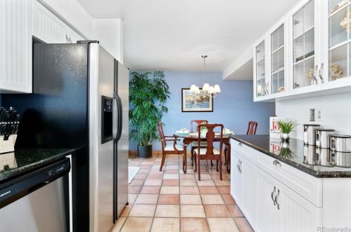 7166 Bentley Cir, Englewood CO 80112-1186 exterior