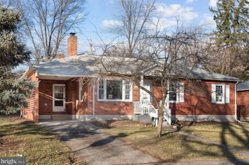 3500 Centerfield Rd, Harrisburg, PA 17109-2429