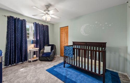 911 Cumberland Ct, Carol Stream IL  60188-9070 exterior