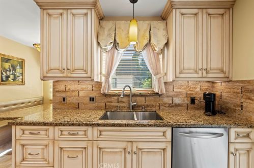 1215 Cordova Ave, Glendale CA  91207-1734 exterior