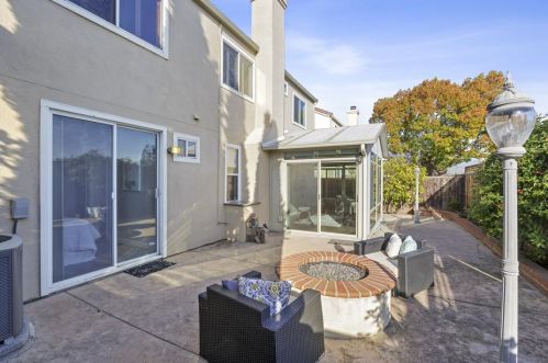 218 Summerwind Dr, Milpitas CA 95035-2416 exterior