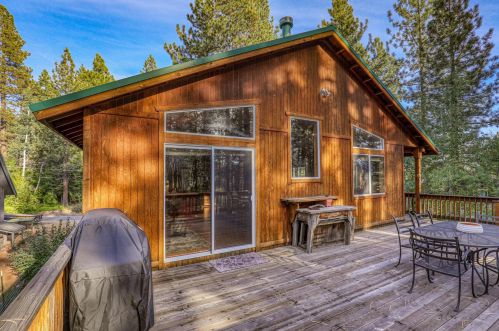 10166 Olympic Blvd, Truckee CA  96161-1745 exterior