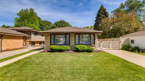 5838 Madison St, Morton Grove, IL 60053-3356