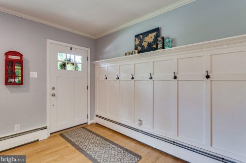 909 Roswell Dr, Silver Spring MD 20901-2128 exterior