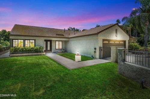 3930 Tarrytown Ln, Calabasas, CA 91301-3561