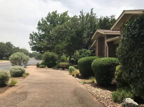 9106 Bluegrass Dr, Austin TX  78759-7172 exterior