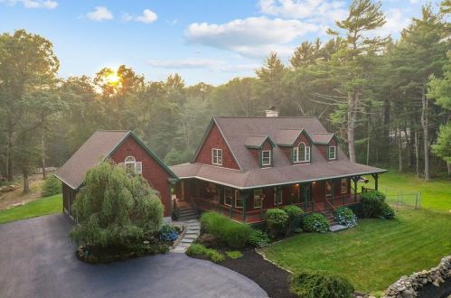 353 Weaver Hill Rd, Coventry, RI 02816-4618
