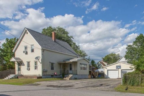 31 Nagle St, Nashua, NH 03060-4451