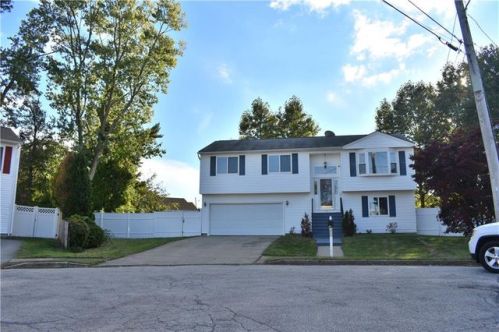 30 Serenity Ct, Warwick, RI 02888-1456
