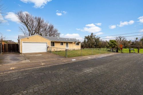8643 Posadera Ave, Citrus Heights, CA 95662-3329