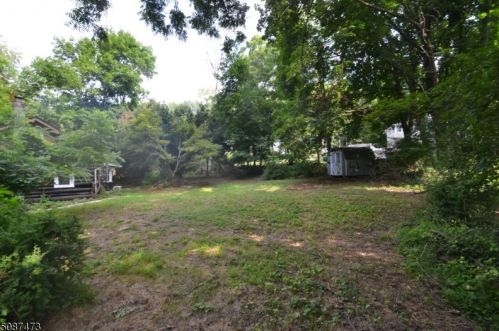 1 Ravine Dr, Fredon, NJ 07860-8818