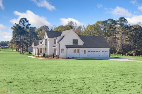 26 Happy Valley Cir, Newnan, GA 30263