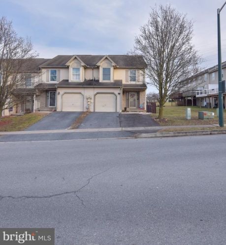 1041 Memory Ln, Harrisburg, PA 17111-2430