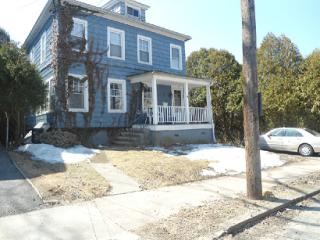 29 Wall St, Milford, CT 06460-8131