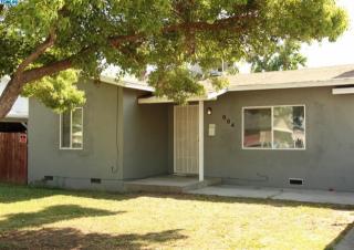 904 Clark St, Visalia, CA 93292-2906