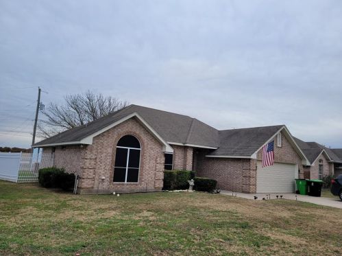 301 Willow Rd, Aubrey, TX 76227-9402