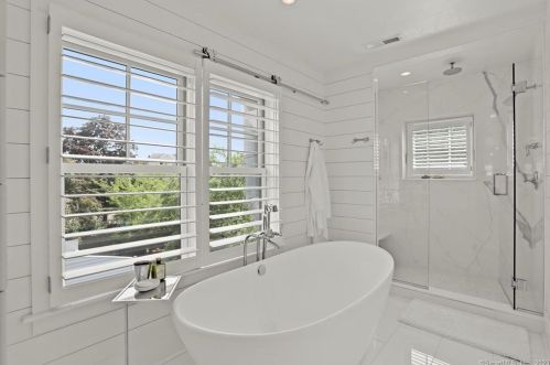 64 Cove Ave, Norwalk CT  06855-2412 exterior