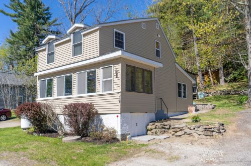 78 Lake St, Wales, ME 04280-4062