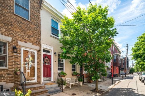 332 Greenwich St, Philadelphia, PA 19147-6521
