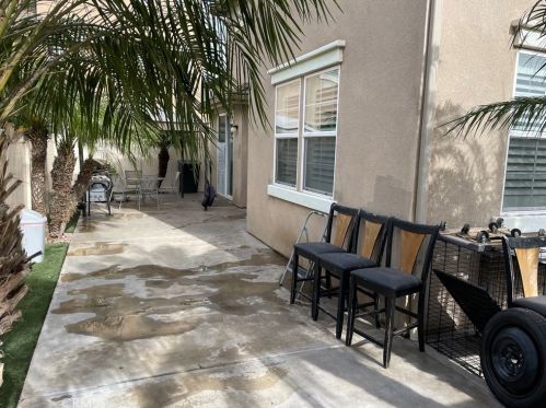 2660 Madison Cir, Anaheim CA  92801-4954 exterior