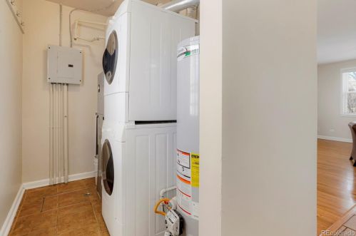 1257 Locust St, Denver CO 80207-3943 exterior