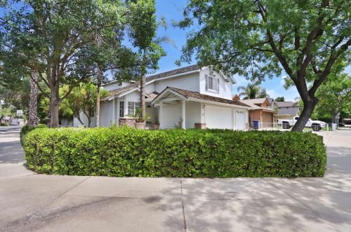 3621 Dry Creek Dr, Modesto, CA 95357-1529