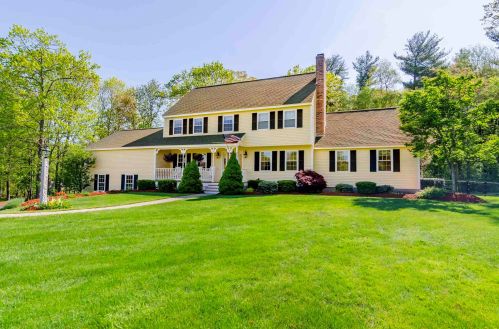 1 Coventry Ln, Derry, NH 03038-4902