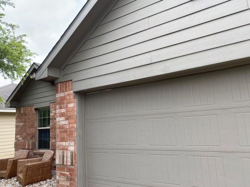 7521 Cedar Edge Dr, Austin TX  78744-1706 exterior