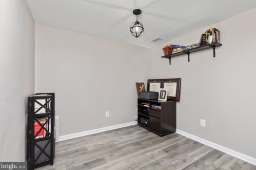 12588 Plymouth Ct, Woodbridge VA  22192-2321 exterior