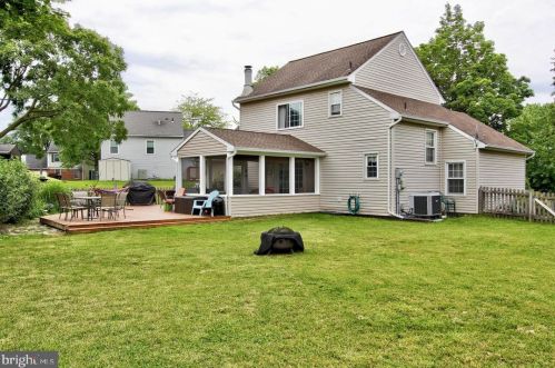 2004 Mill Plain Ct, Harrisburg, PA 17110-3469